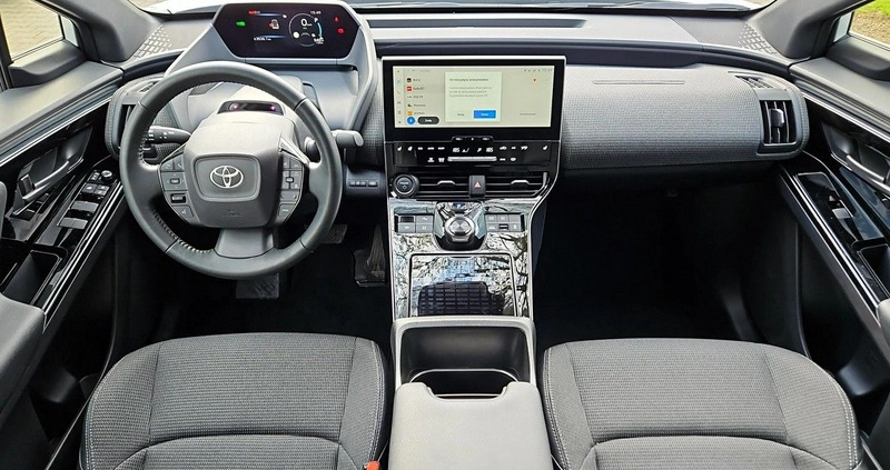 Toyota bZ4X cena 199900 przebieg: 9997, rok produkcji 2022 z Lądek-Zdrój małe 352